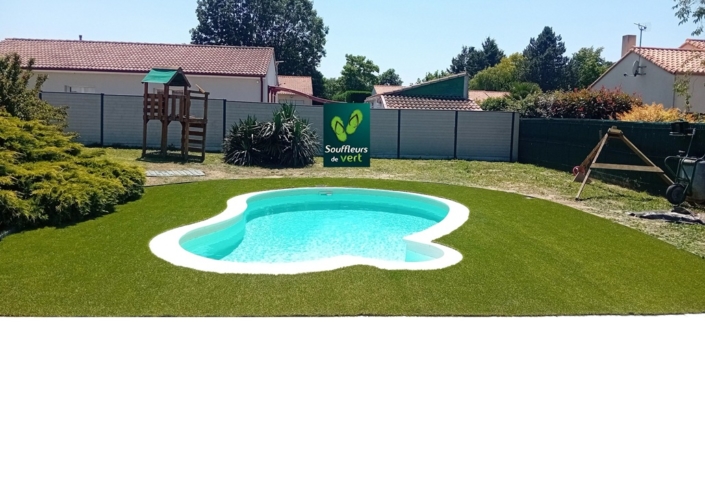 entourrage de piscines sur Pont Saint Martin