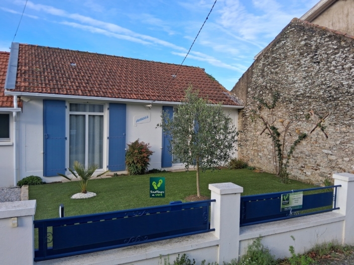 jardin avant à la Plaine Sur Mer