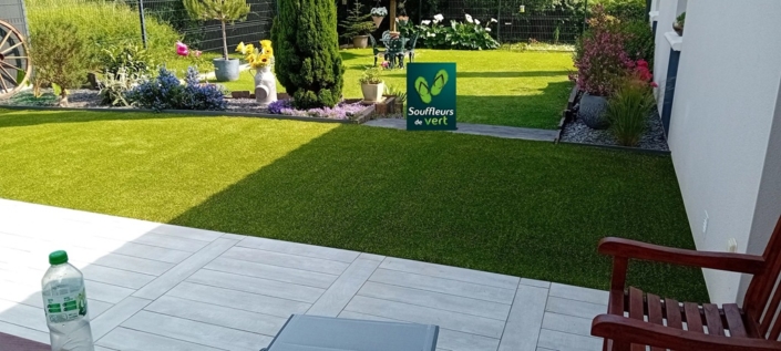 quand la pelouse synthétique se confond avec le naturel à La Chevrolière (44)